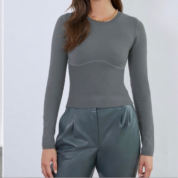 Aritzia Babaton Refinery red knit sweater NWOT - Picture 5 of 5